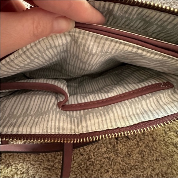 VR NYC Pink Crossbody Bag - Picture 7 of 7